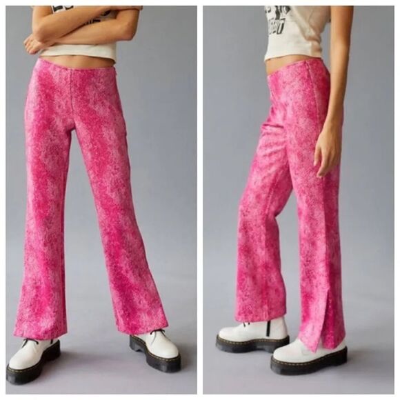 URBAN OUTFITTERS - SIZE 10 - WOMEN’S VIVICA FAUX LEATHER PANTS - SNAKESKIN PINK - Picture 1 of 12